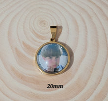 Cargar imagen en el visor de la galería, Gold Stainless Steel Photo Pendants
